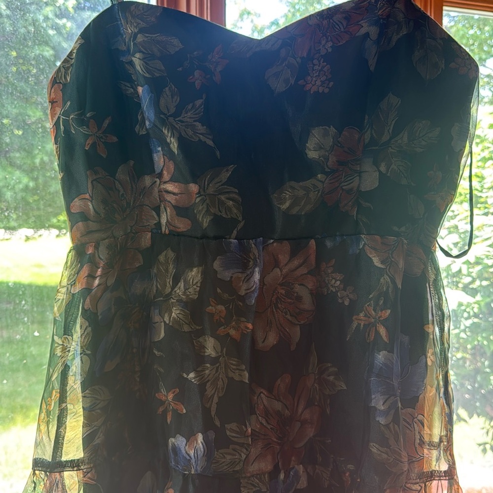 Gorgeous, new with tags Lulus dress